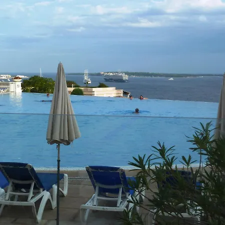 Apartment Renove, Piscine A Debordement, Vue *