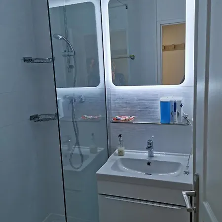 Apartment Renove, Piscine A Debordement, Vue *