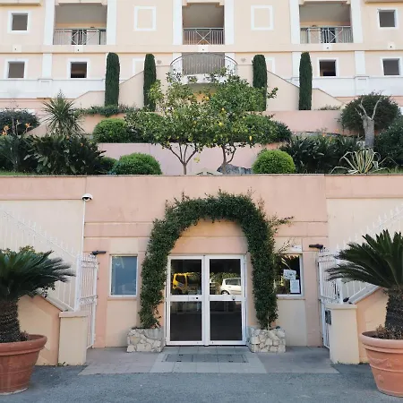 Apartment Renove, Piscine A Debordement, Vue *
