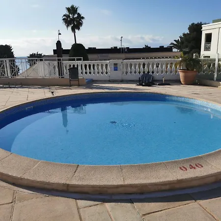 Renove, Piscine A Debordement, Vue Cannes